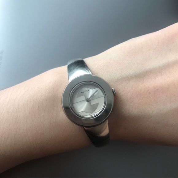 *SOLD* Authentic Gucci Silver Watch - Picture 8 of 9